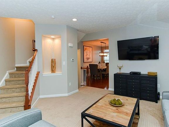 3rd image of 304 Fairgate Dr