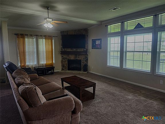 2nd image of 1845 Royal Rd