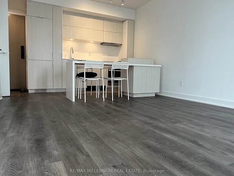 370 Martha St #1608 — Photo 6