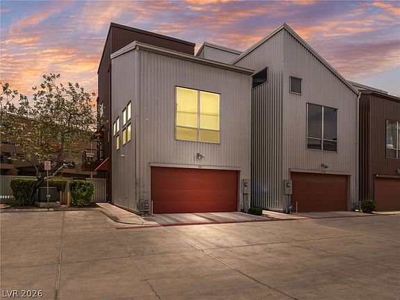 2nd image of 2007 Pin Oak Ave