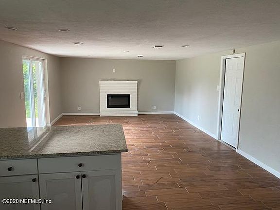 5th image of 6249 Barry Dr W