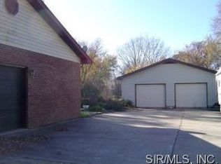401 N Lincoln St, Worden, IL 62097