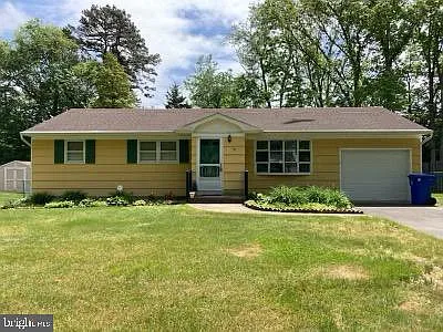 58 Raymond Ave photo 1
