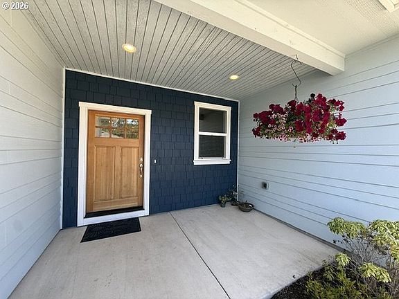 4th image of 3861 Nandina Dr