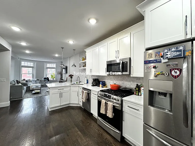 7R Strathmore Rd #3R — Photo 5