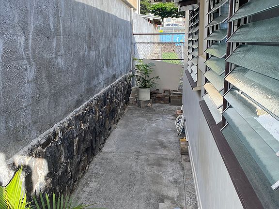 3rd image of 54A Hialoa St #A