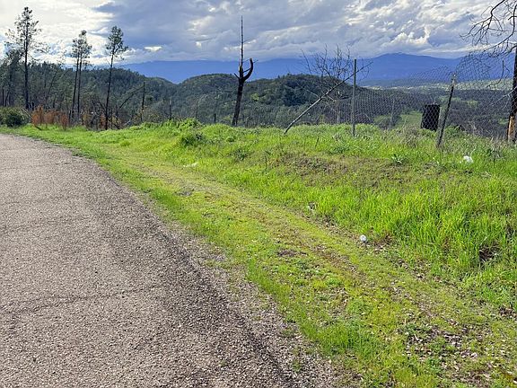 3rd image of 15782 Stagecoach Rd