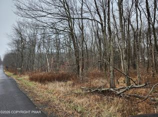 Oak View Ln, Tobyhanna, PA 18466