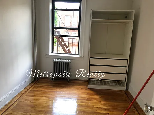 Rented by Metropolis International Realty Inc. | media 30