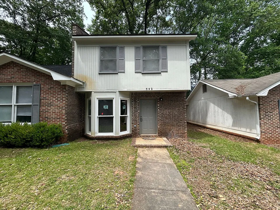 542 Greentree Ter