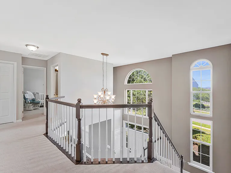611 Curtin Pl SE — Photo 29