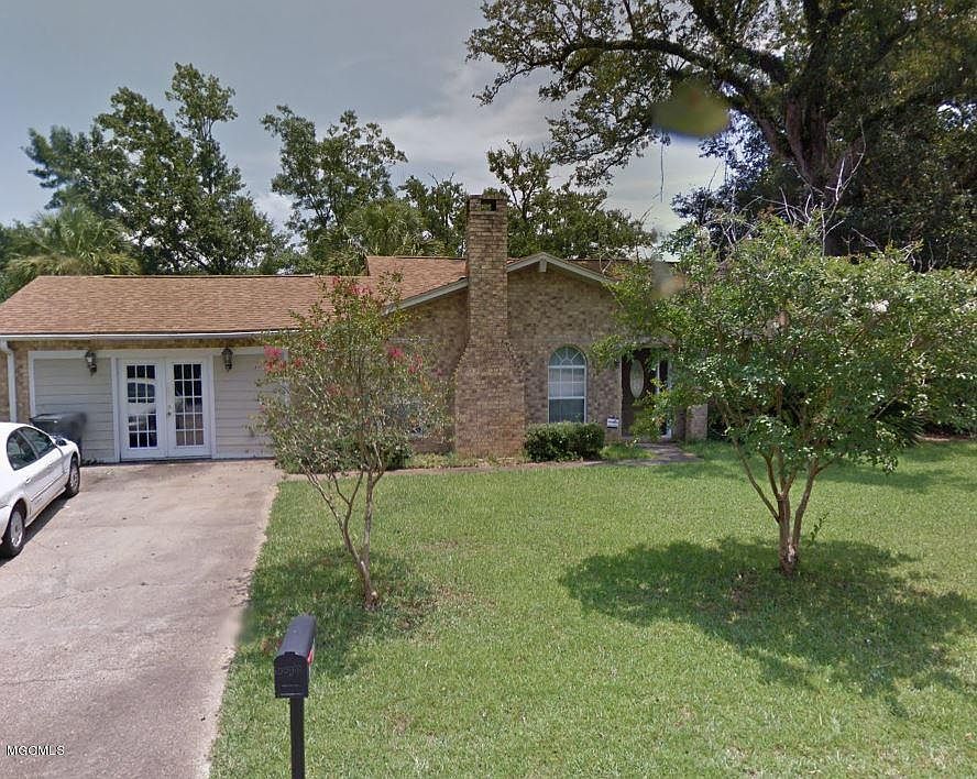 1st image of 2020 Old Oaks Dr