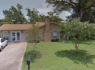 2020 Old Oaks Dr, Gautier, MS 39553