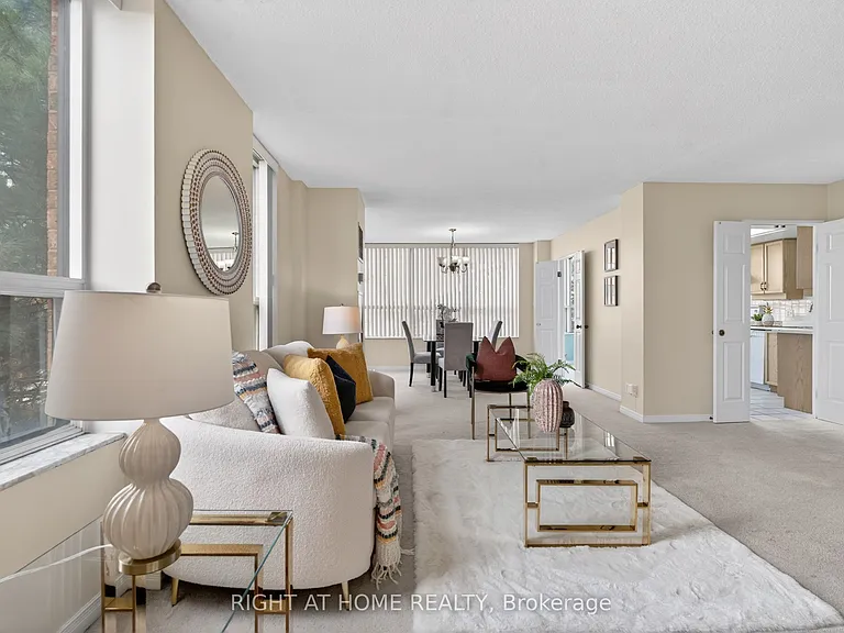 6 Humberline Dr #323 — Photo 13
