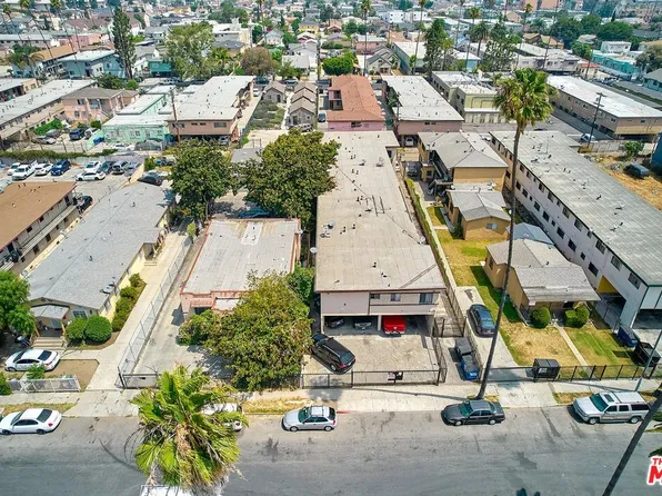 635 W 82nd St, Los Angeles, CA 90044