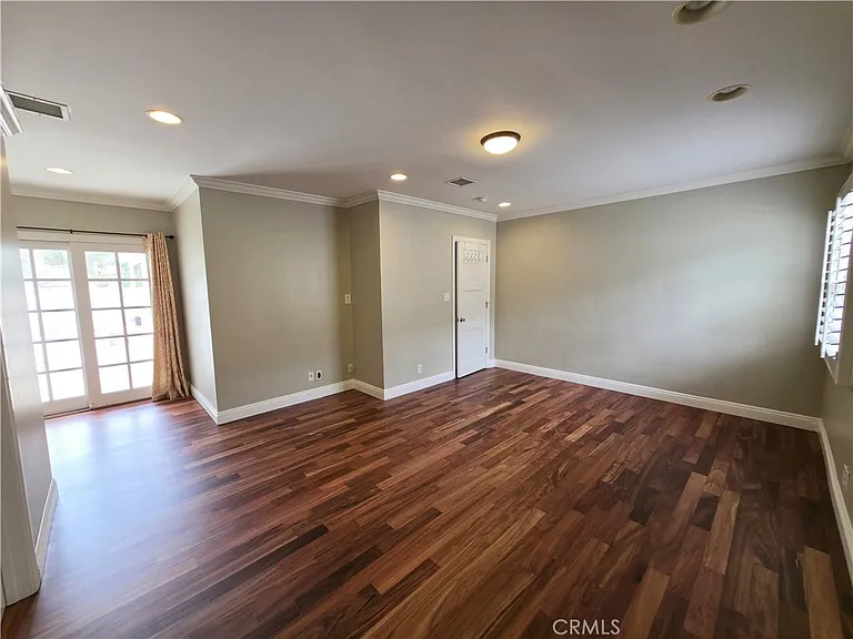 5339 Veloz Ave — Photo 18