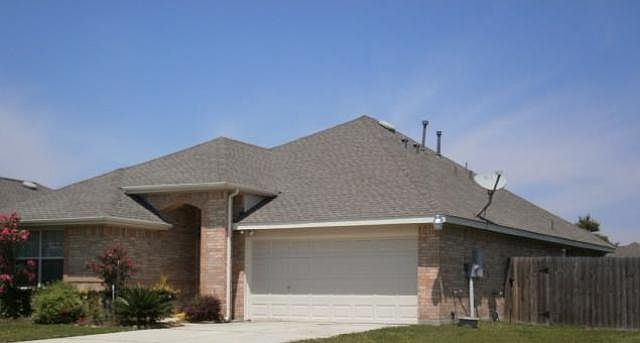 2nd image of 612 Manor Ridge Ln