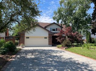 1412 Peerless Ct, Oakville, ON L6H 3A4