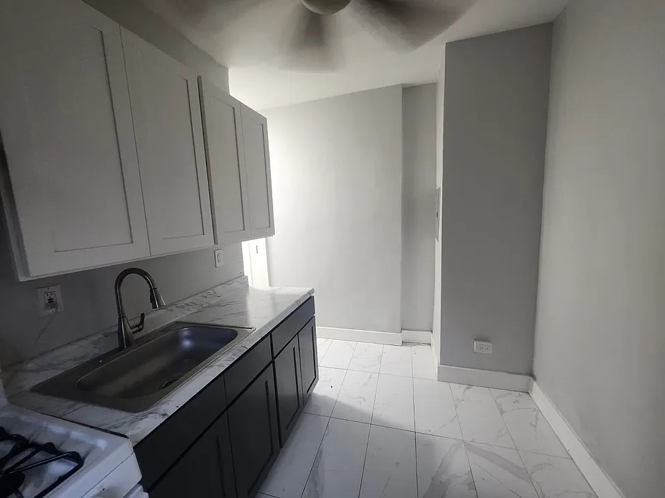 190 Carroll St #35E