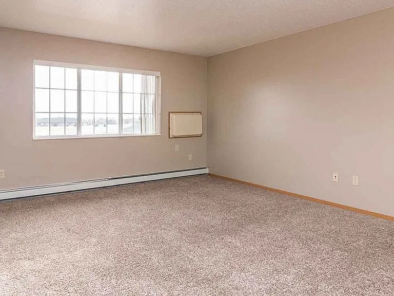 EAST WOODS APARTMENTS — Photo 5