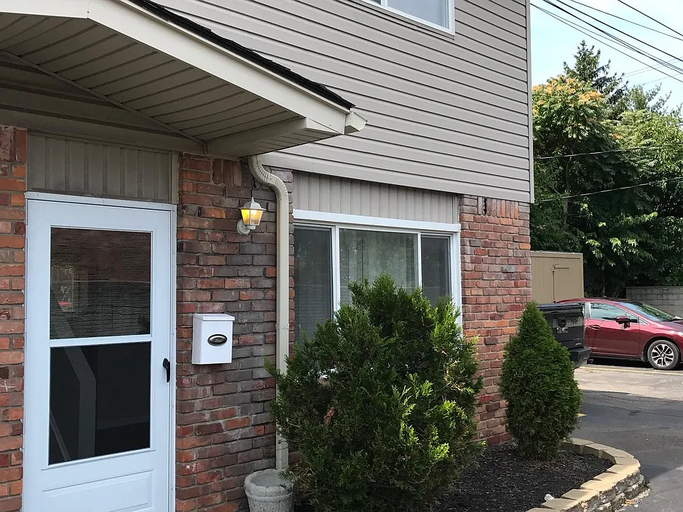266 W Forteen Mile Rd