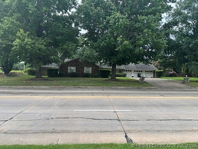 1st image of 3535 Chandler Rd