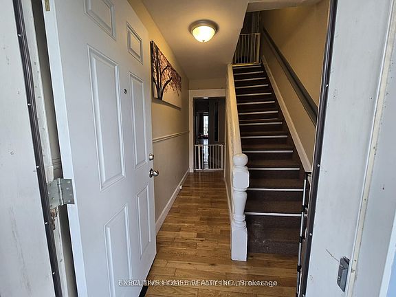 5th image of 19 Cedar St