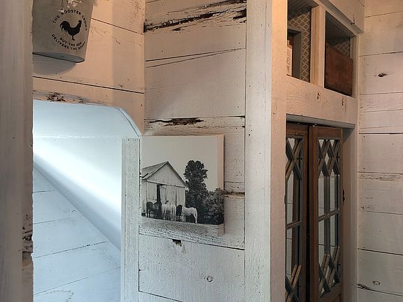 4th image of 3282 Vermont Ave SW