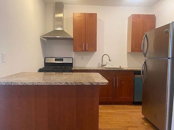 4th image of 96 Diamond St APT 1A