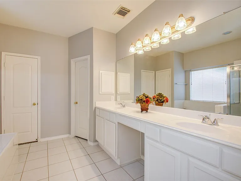 411 Green Stone Ct — Photo 21