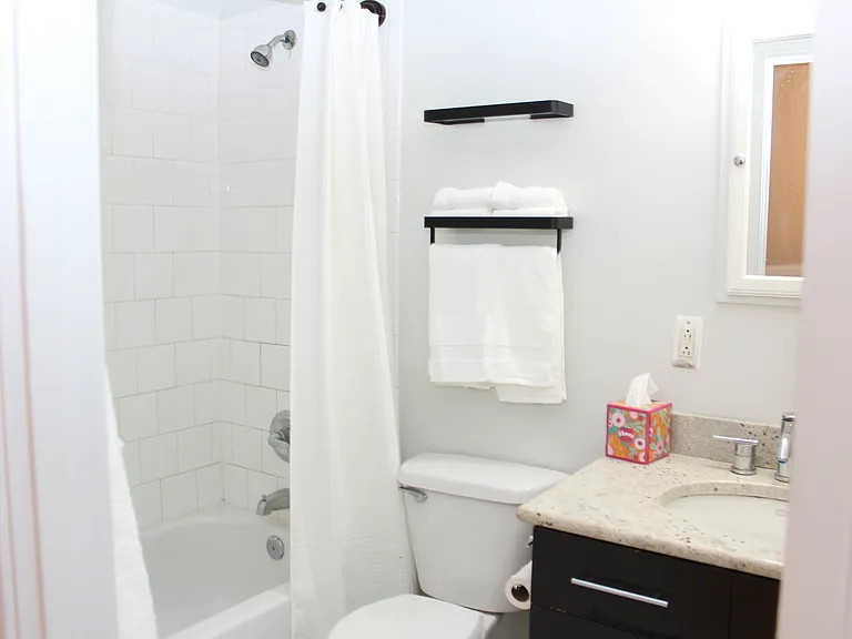 511 S Bond St — Photo 4