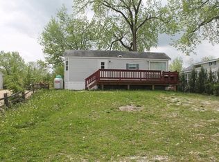 135 Fossil Lake Rd, Wilmington, IL 60481