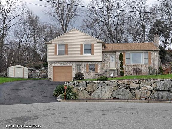 2nd image of 5 Amanda Ct