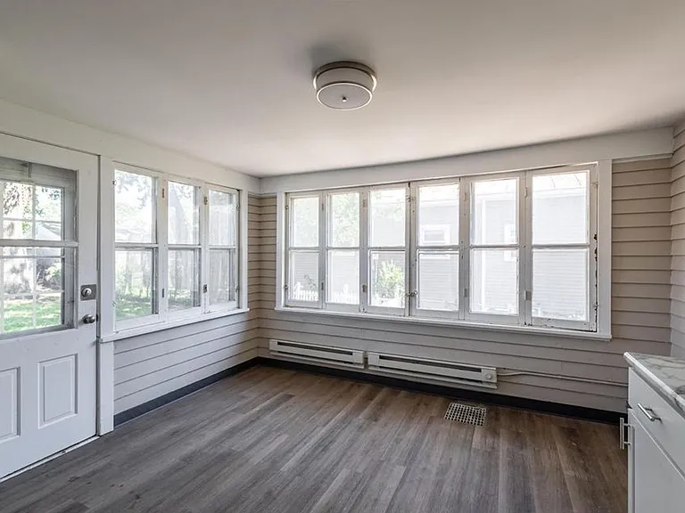 1512 Charles St — Photo 14