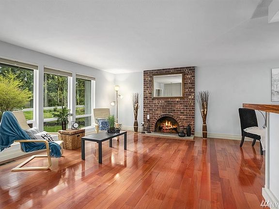 5th image of 8440 University Point Cir NE