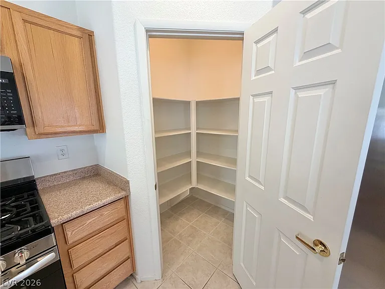 89 Dow Jones St #3 — Photo 10