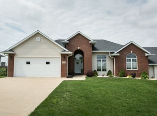 1973 Spyglass Dr, Dubuque, IA 52002