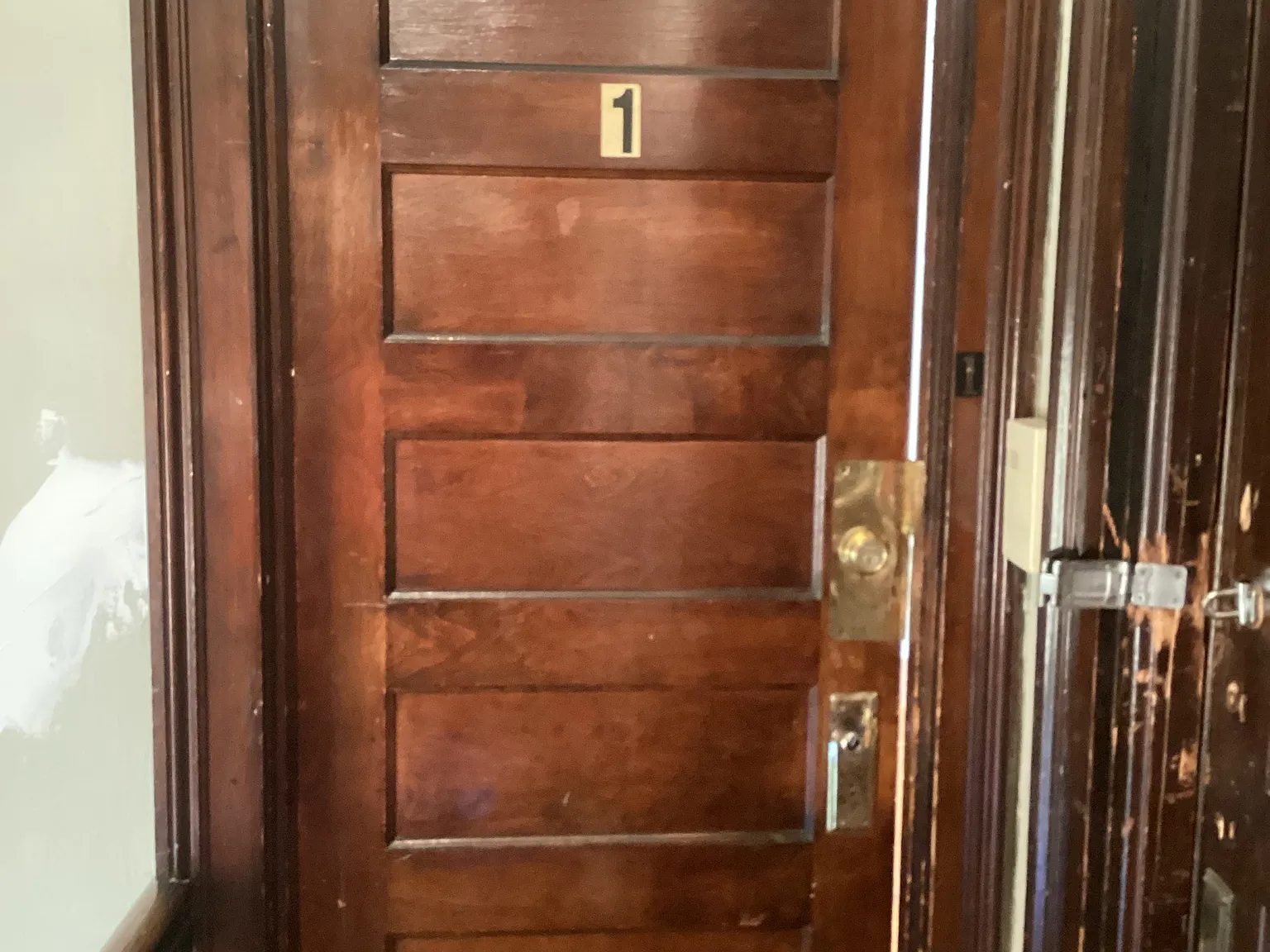 2 bed, $1,100 — Photo 2