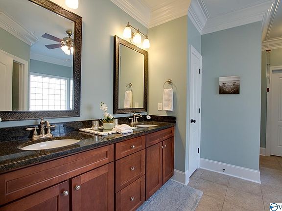4th image of 3009 Laurel Cove Way SE