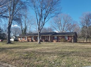 8709 Springfield Dr, Knoxville, TN 37923