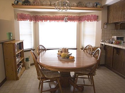 5th image of 3324 Wood Ln