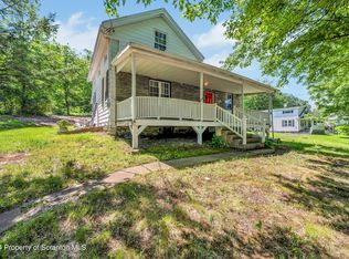 483 N Main St, Moscow, PA 18444