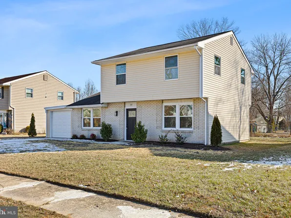 22 Noble Ct, Newark, DE 19713
