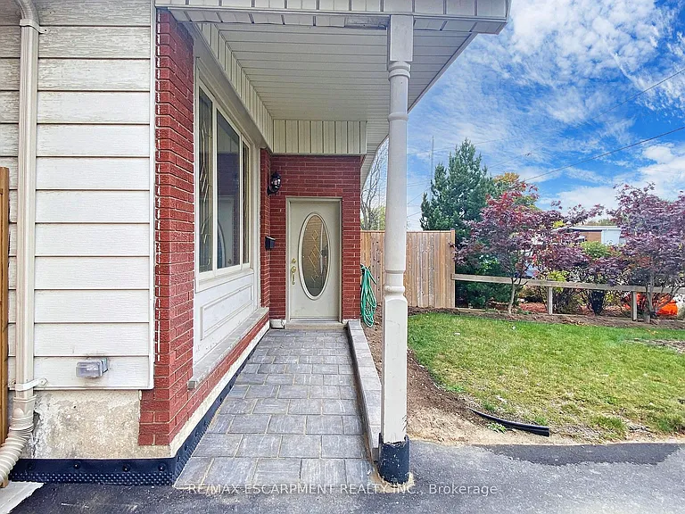 65 Fielding Cres #LOWER — Photo 3