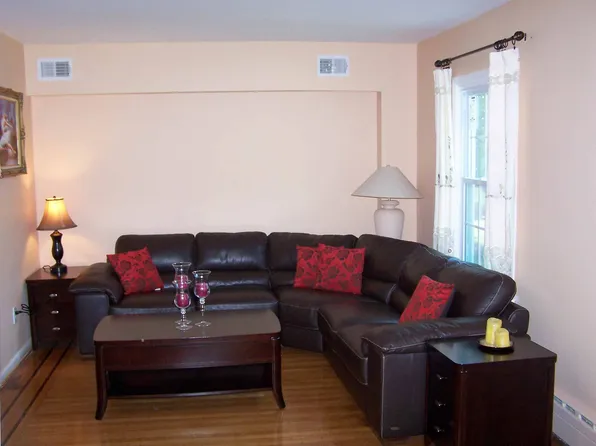 102 Leconey Cir, Palmyra, NJ 08065