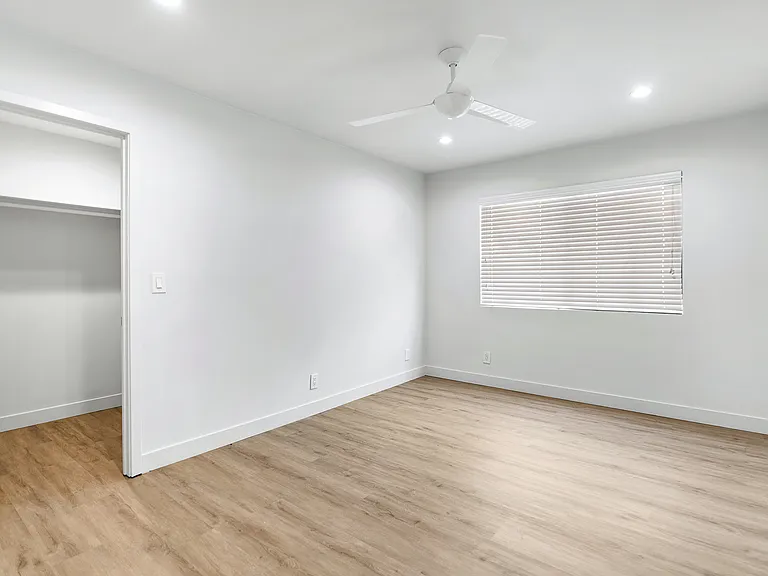 4053 W 23rd St #B — Photo 17