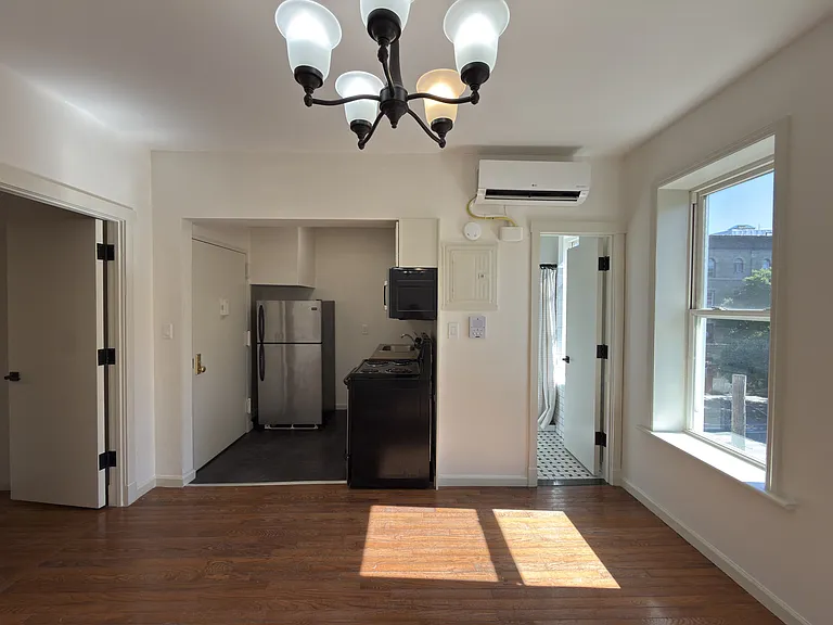 98 Kingston Ave #3F — Photo 2