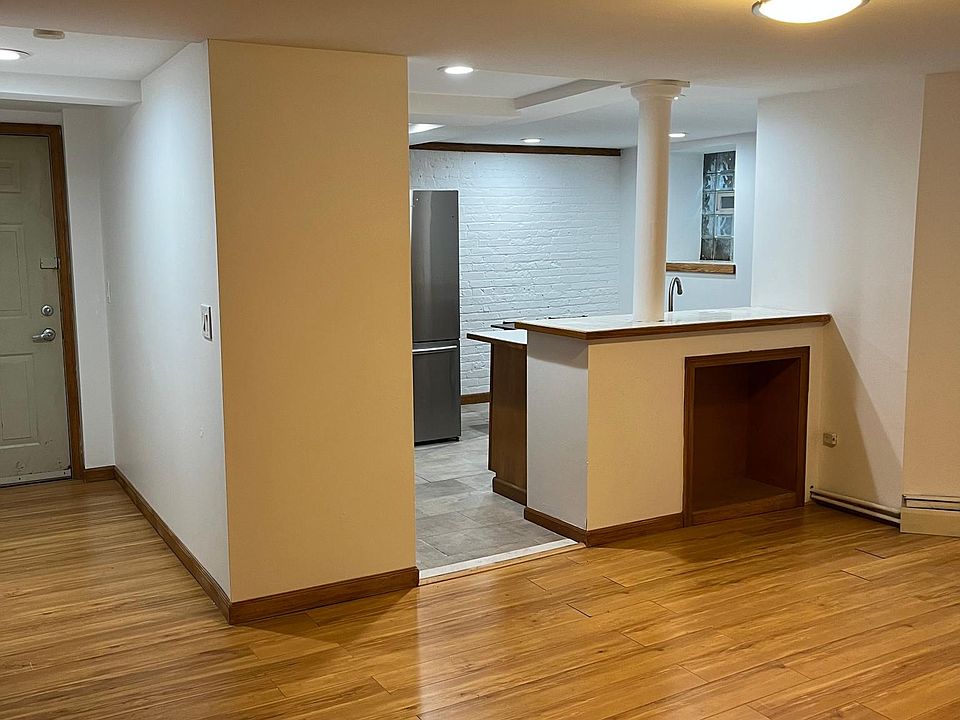 1st image of 26 Irving Pl #B