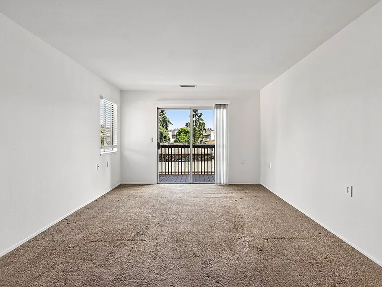 11-web-or-mls-Wisteria St 10-S1807-011