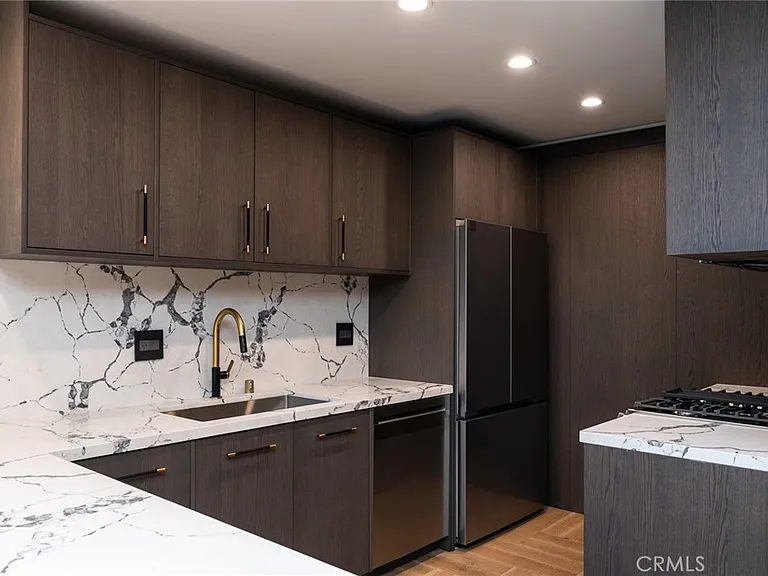515 N Jackson St #102 — Photo 8